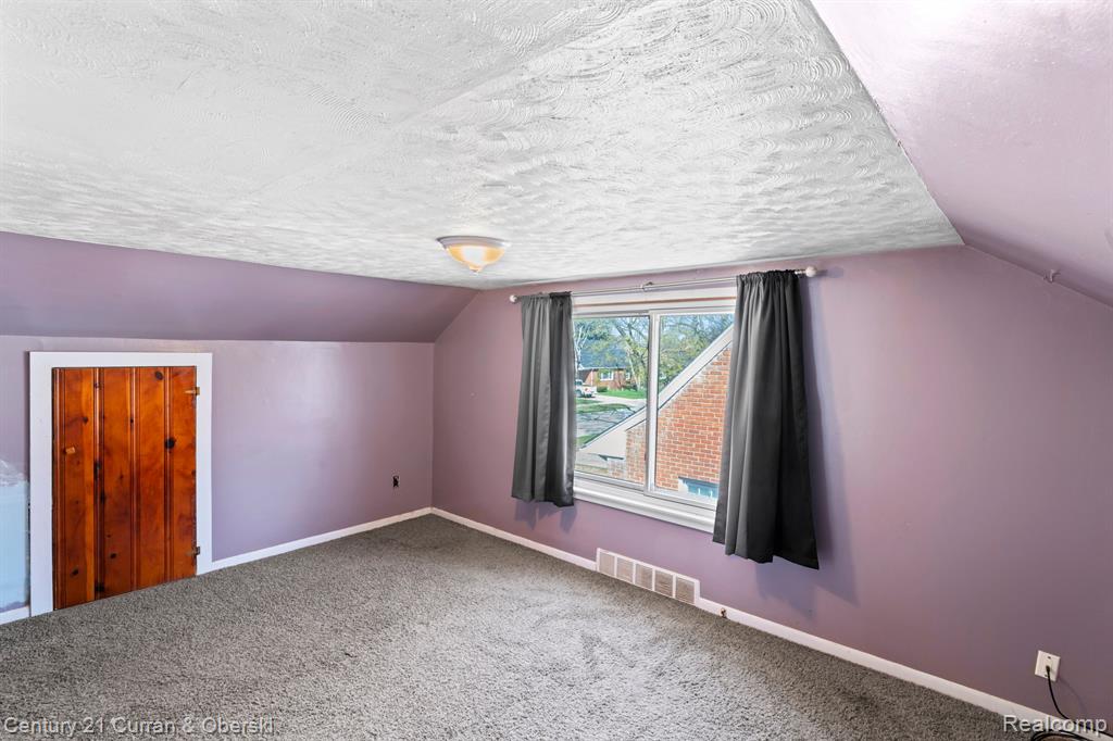 8242 RIVERDALE Street, Dearborn Heights, MI 48127 — Photo 18
