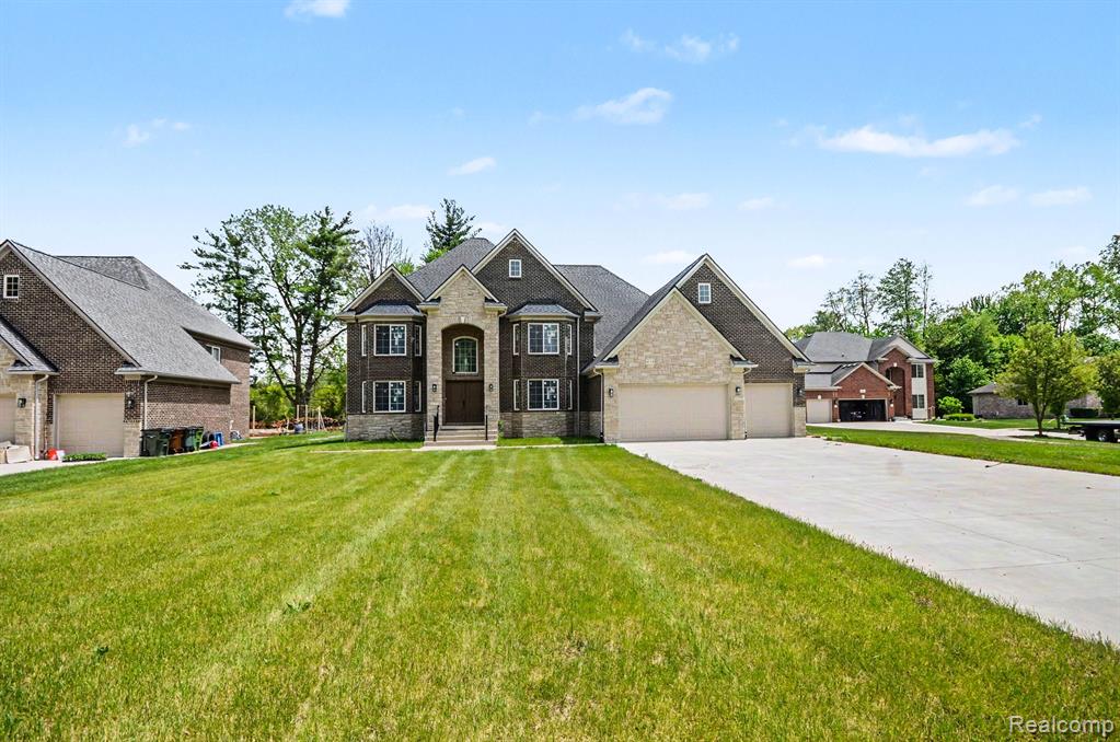 56350 Willow Creek Boulevard, Utica, MI 48316 — Photo 3