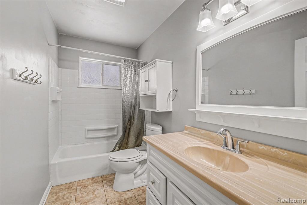 4362 Meadowlark Drive, Grand Blanc, MI 48439 — Photo 19