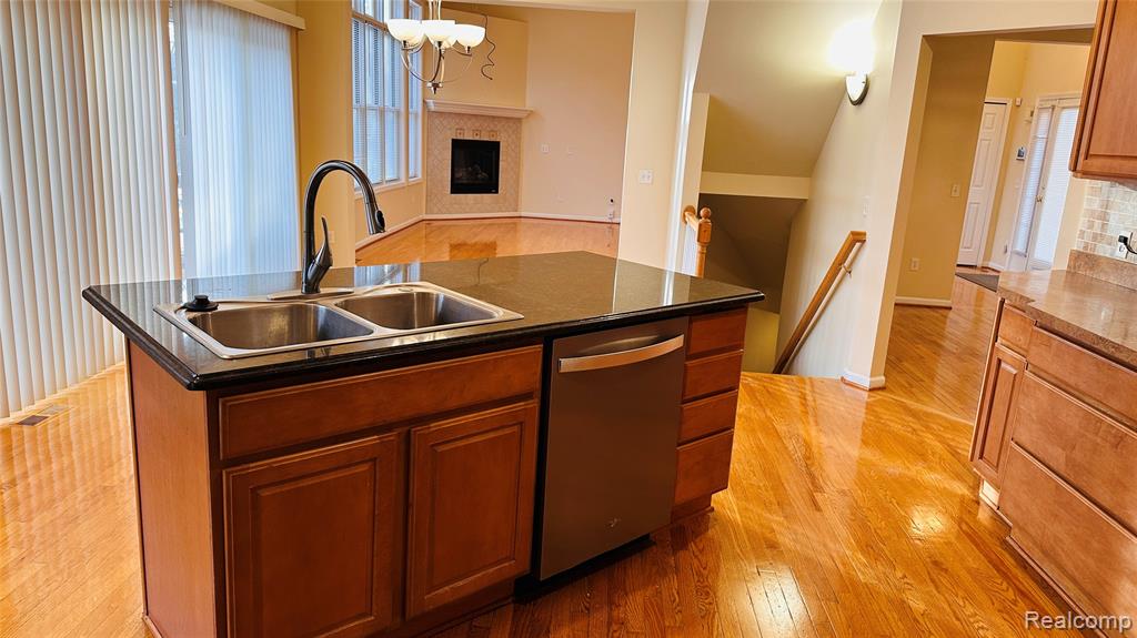 7655 JEWELL Ter, West Bloomfield, MI 48323 — Photo 12