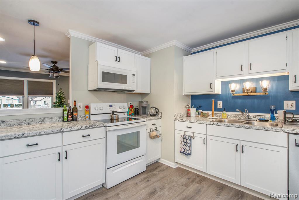 11 Metroview Court, Ann Arbor, MI 48108 — Photo 8