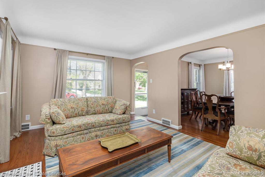 417 BELANGER Street, Grosse Pointe Farms, MI 48236 — Photo 4