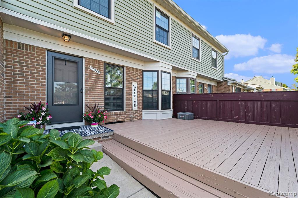 30979 COUNTRY, 163, Farmington Hills, MI 48331 — Photo 3