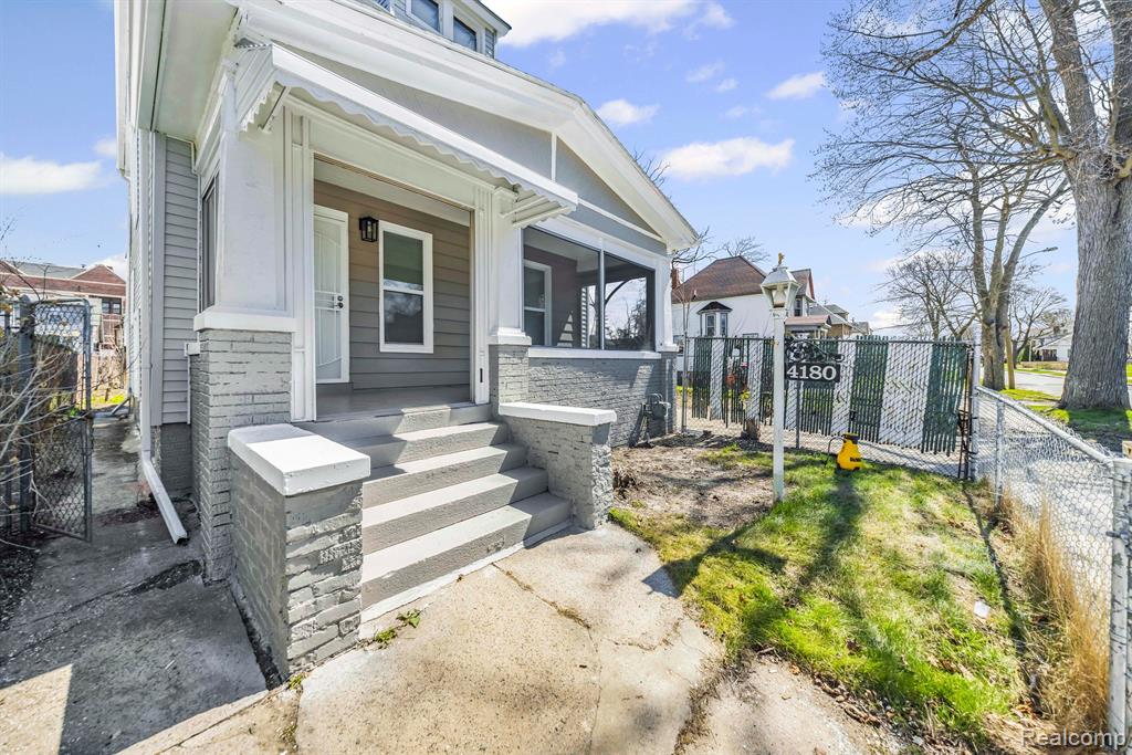 4180 SEMINOLE Street, Detroit, MI 48214 — Photo 35