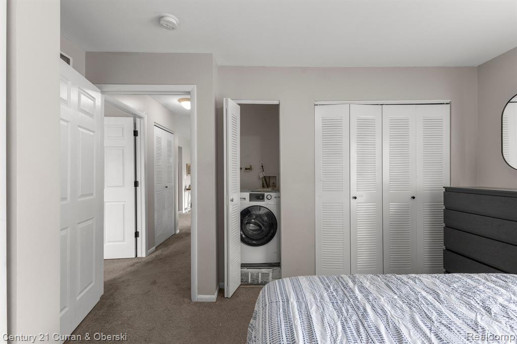 10033 ALLEN POINTE Drive, Allen Park, MI 48101 — Photo 23