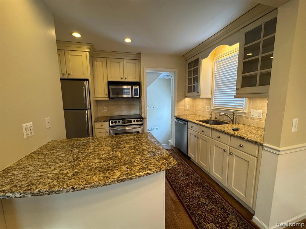 551 BIRD Avenue, Birmingham, MI 48009 — Photo 12