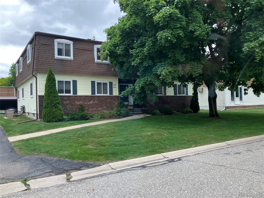 3525 Parkway Drive, Port Huron, MI 48060 — front exterior