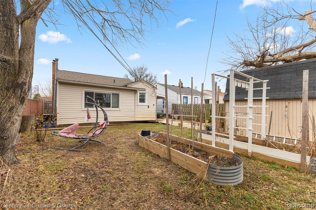 1827 Cleophus Pkwy, Lincoln Park, MI 48146 — Photo 20