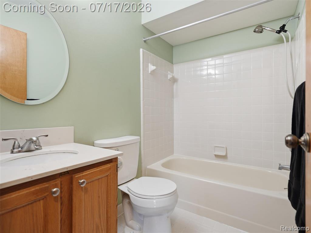 49139 Conway Court, 25, Utica, MI 48315 — Photo 21