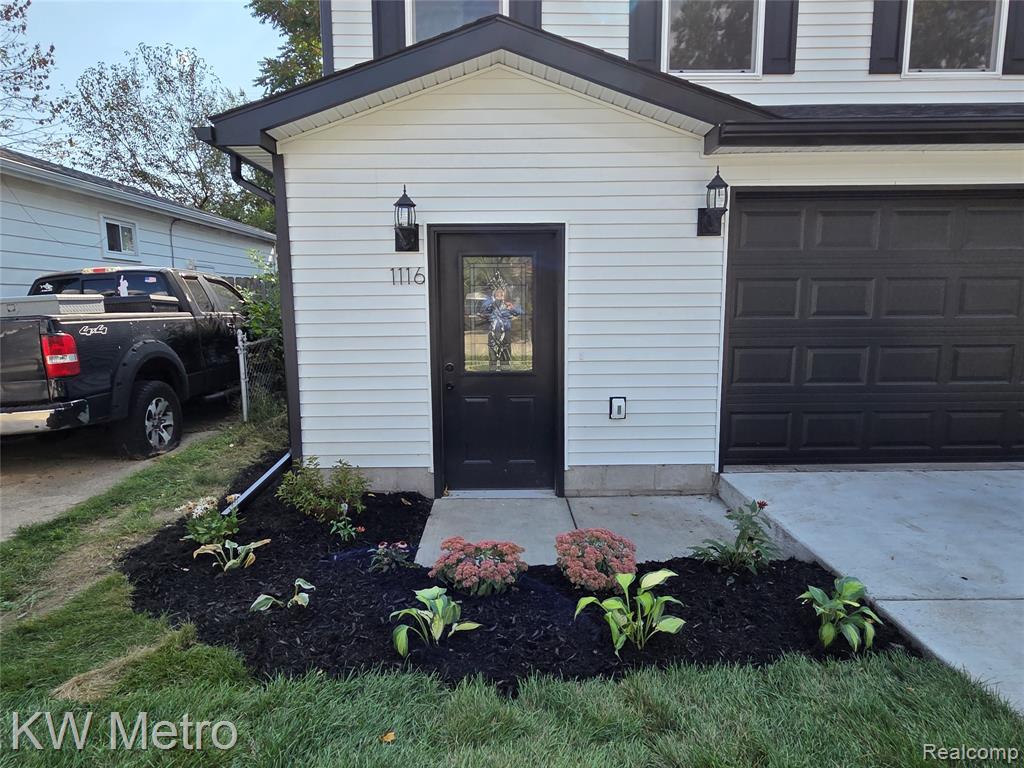 1116 E HAYES Avenue, Hazel Park, MI 48030 — Photo 2