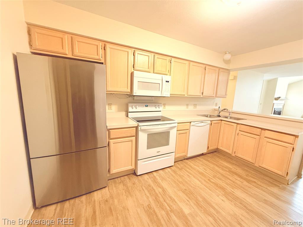 610 Perry Creek Drive, Grand Blanc, MI 48439 — Photo 31
