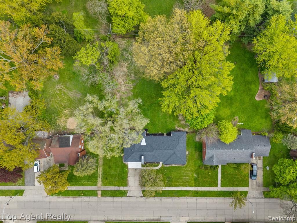 19771 Old Homestead Drive, Harper Woods, MI 48225 — Photo 43