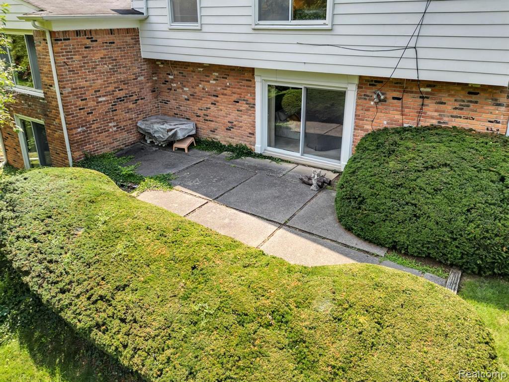 530 WHITEHALL Road, Bloomfield Hills, MI 48304 — Photo 59