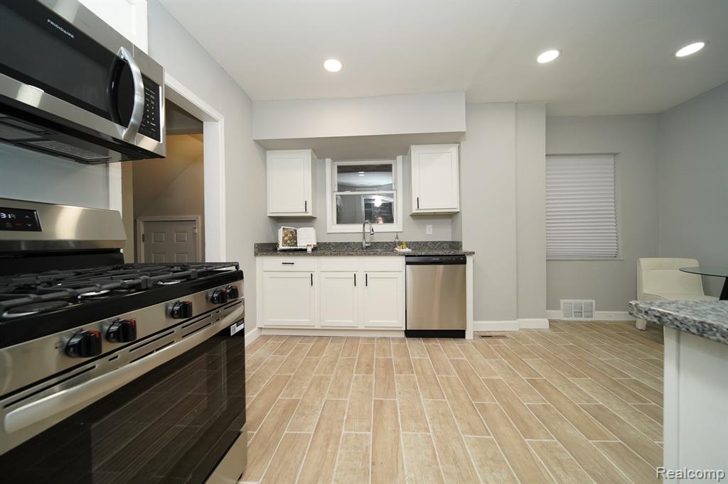 17344 WISCONSIN Street, Detroit, MI 48221 — Photo 17