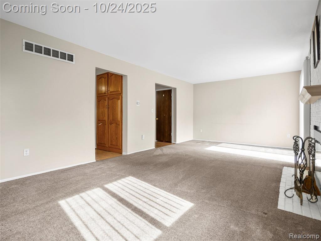 2844 Roundtree Drive, Troy, MI 48083 — Photo 8