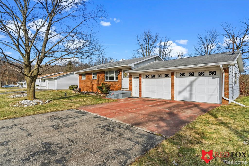 2379 Hialeah Drive, Flint, MI 48507 — Photo 4
