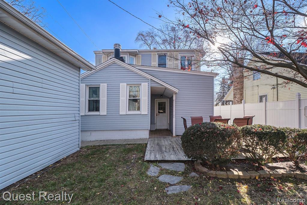 7000 WILLIAMS LAKE Road, Waterford, MI 48329 — Photo 24
