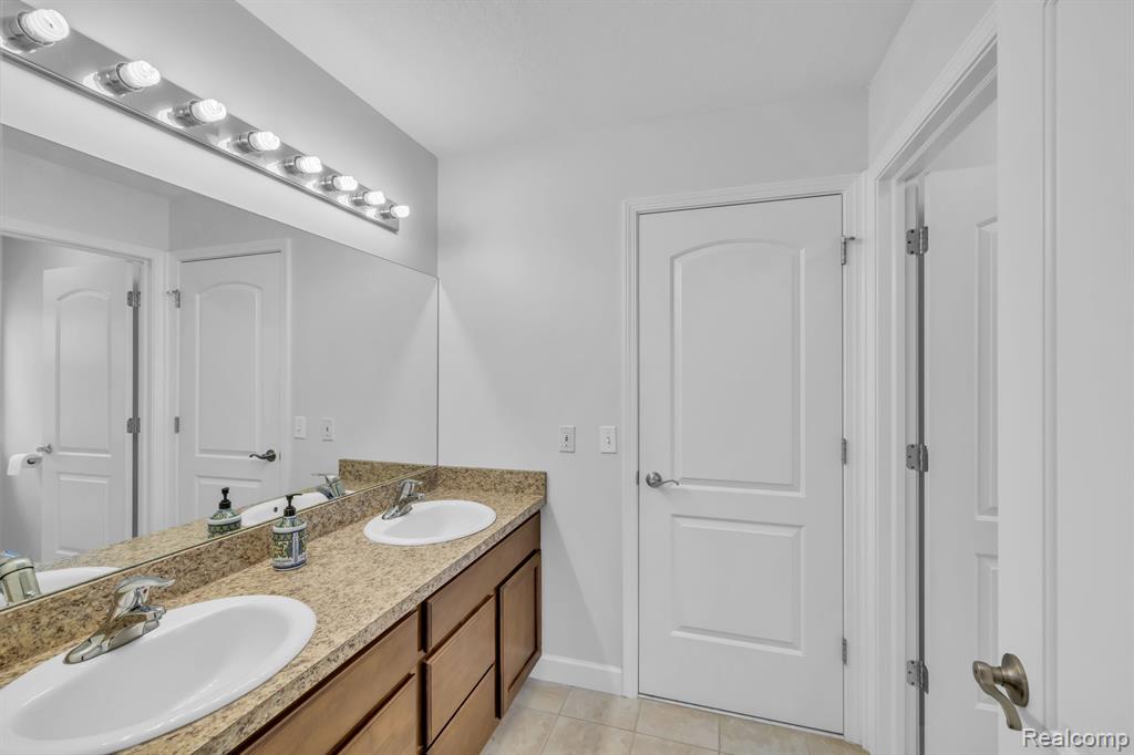 27490 CROMWELL Road, Novi, MI — Photo 29