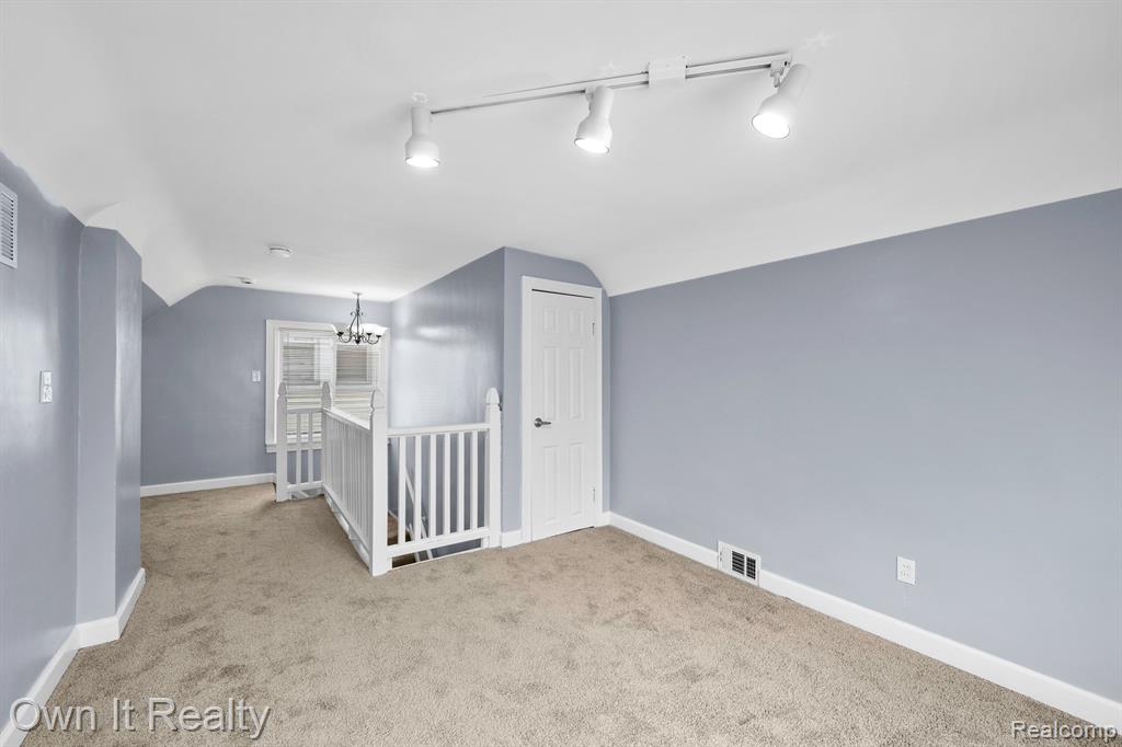 7335 Maple Street, Dearborn, MI 48126 — Photo 23