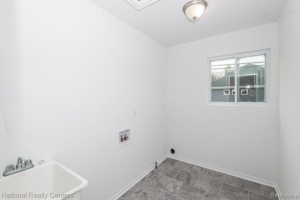 1114 Rochawies Drive, Oakland, MI — Photo 24