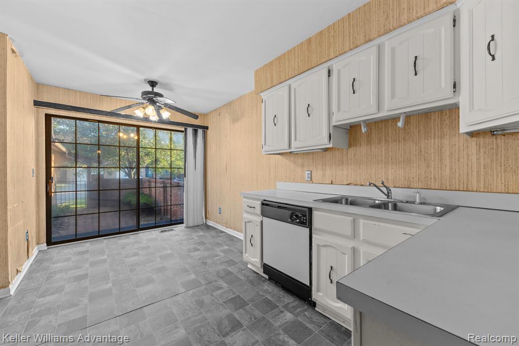 26692 Summerdale Drive, Southfield, MI 48033 — Photo 17