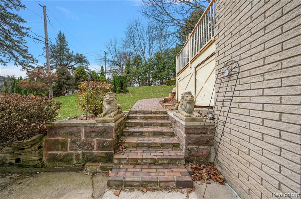 847 Leinster Road, Rochester Hills, MI 48309 — Photo 12