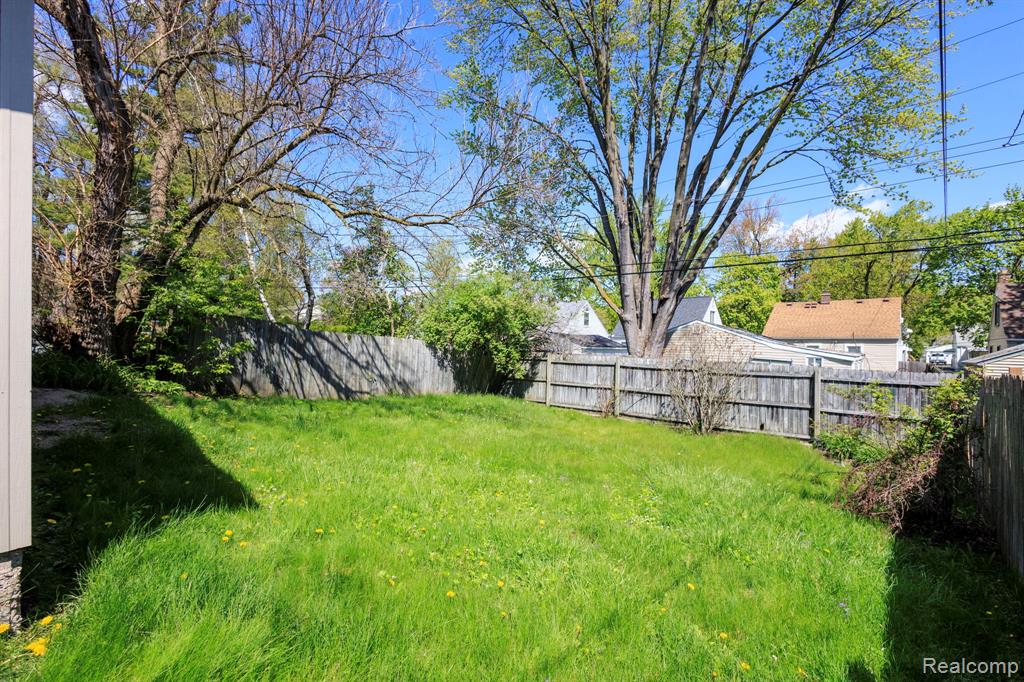 635 E Tennyson Avenue, Pontiac, MI 48340 — Photo 25