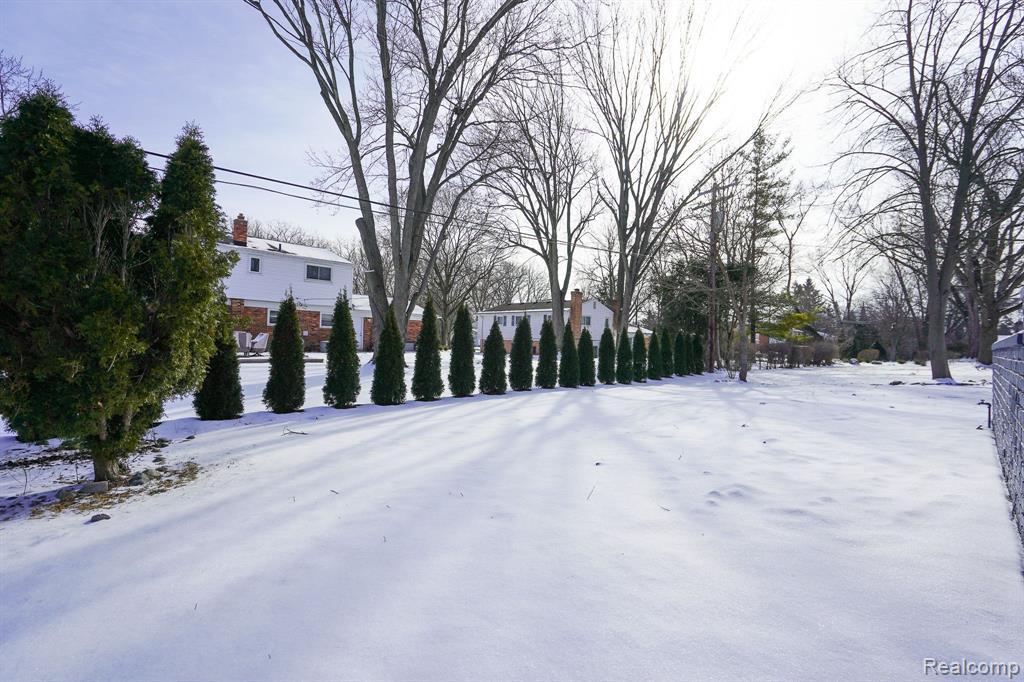 7359 SAINT AUBURN Drive, Bloomfield Hills, MI 48301 — Photo 9