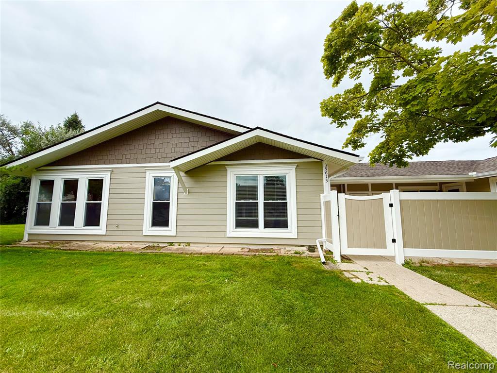 39613 Village Wood Ln, Novi, MI — front exterior