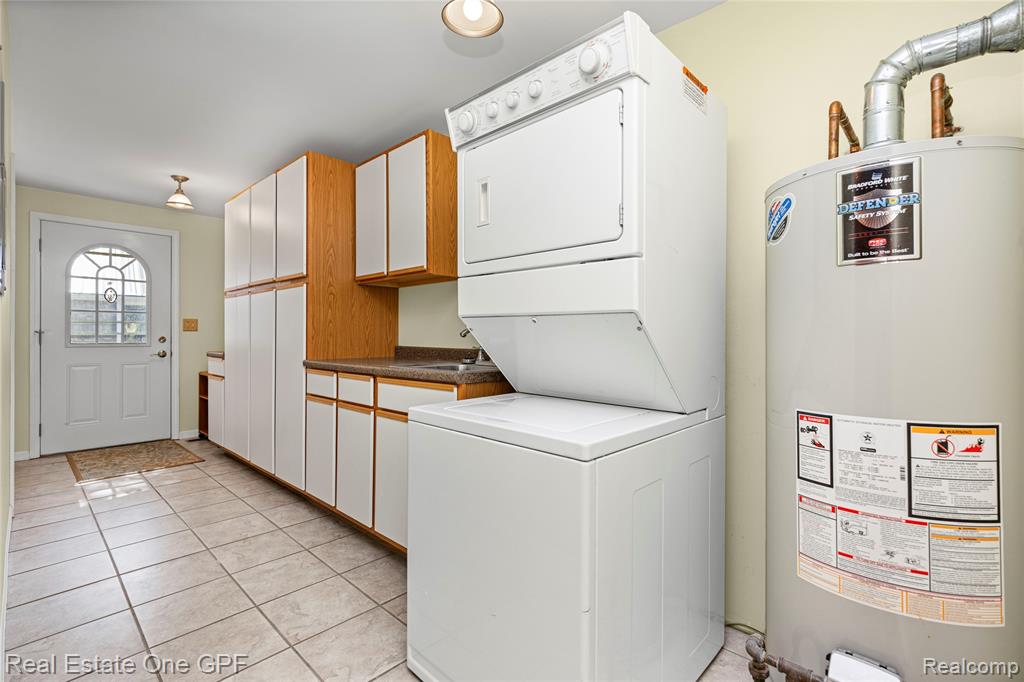 5871 Manor Drive, Fort Gratiot, MI 48059 — Photo 31