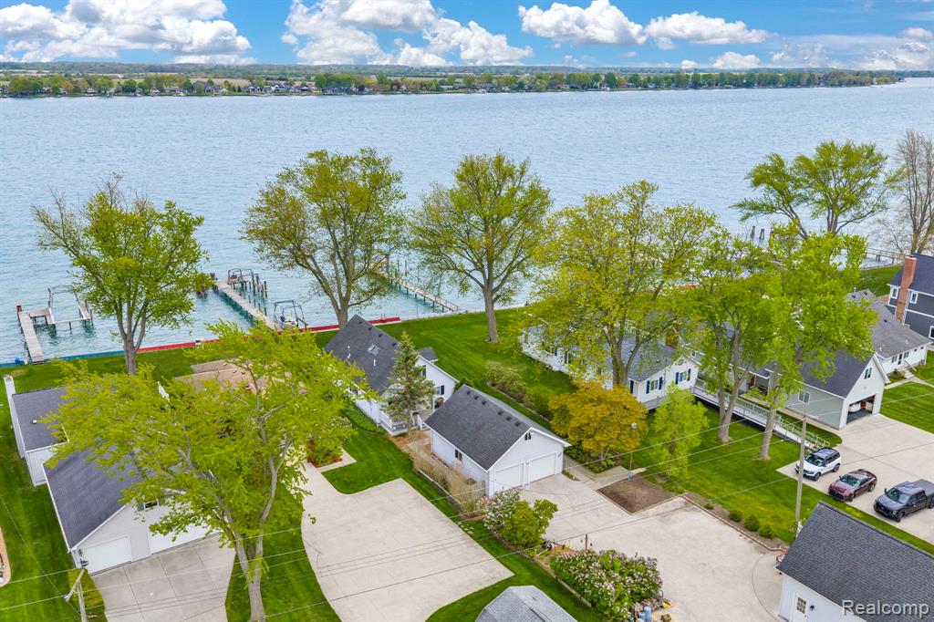 5441 Pointe Drive, East China, MI — Photo 7