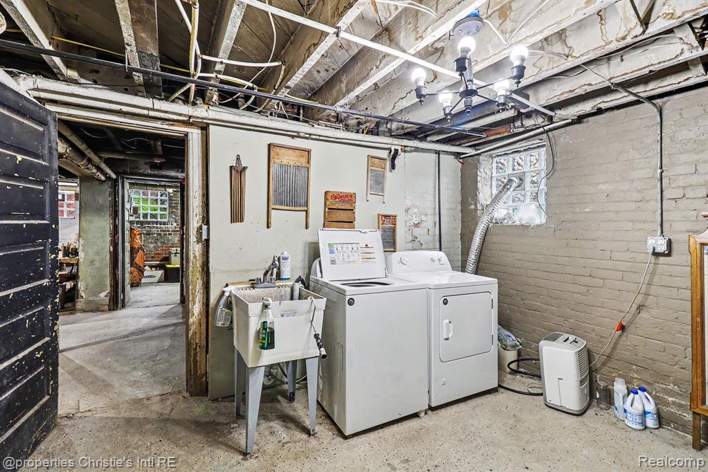 80 Glynn Court, Detroit, MI 48202 — Photo 29