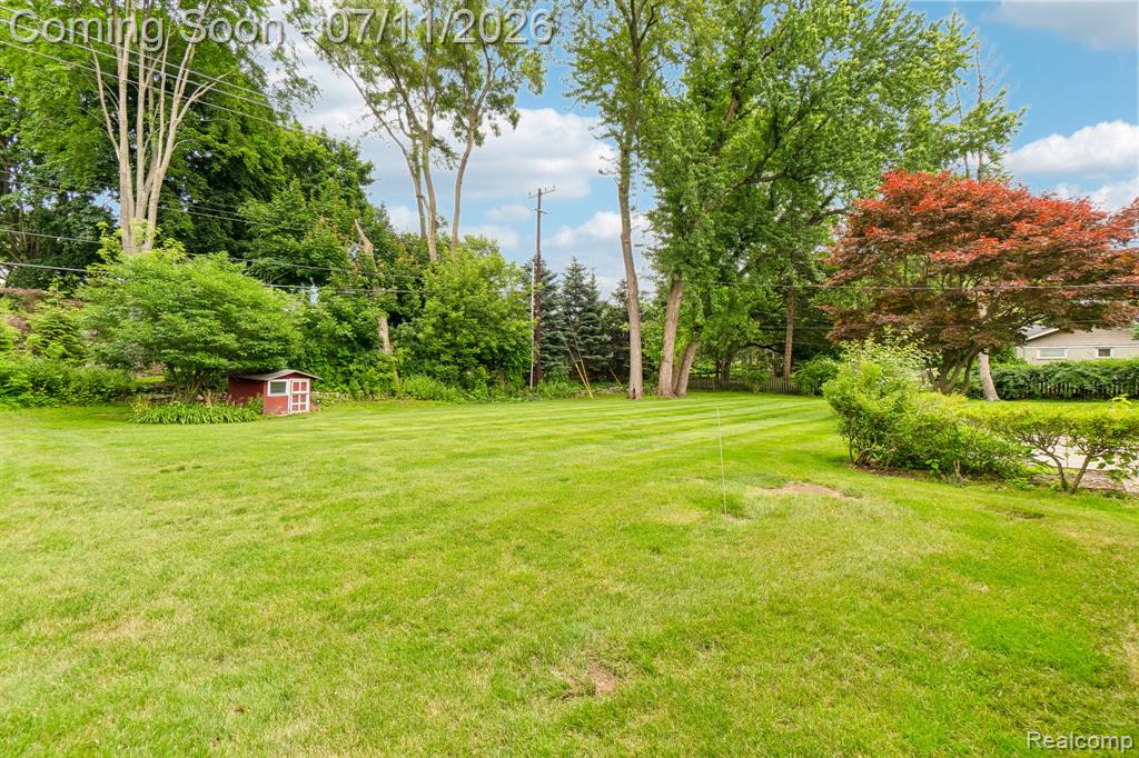 6105 Gilbert Lake Road, Bloomfield Hills, MI 48301 — Photo 46