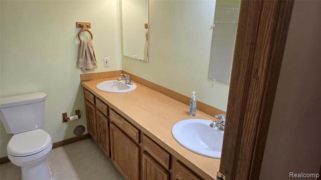 803 E Meyers Avenue, Hazel Park, MI 48030 — Photo 14