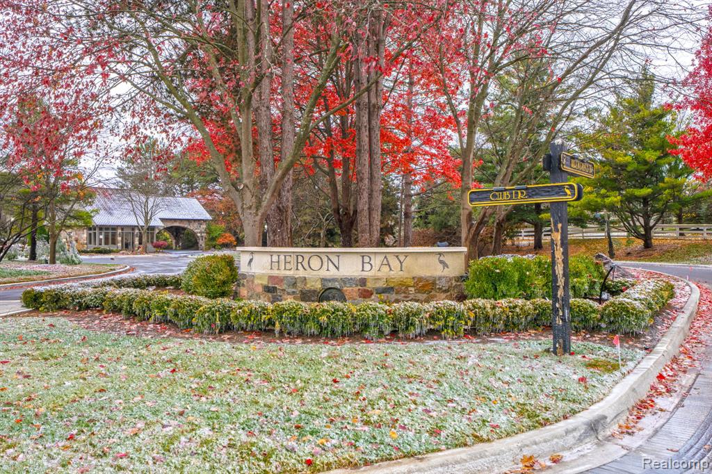1744 Heron Ridge Drive, Bloomfield Hills, MI, 48302