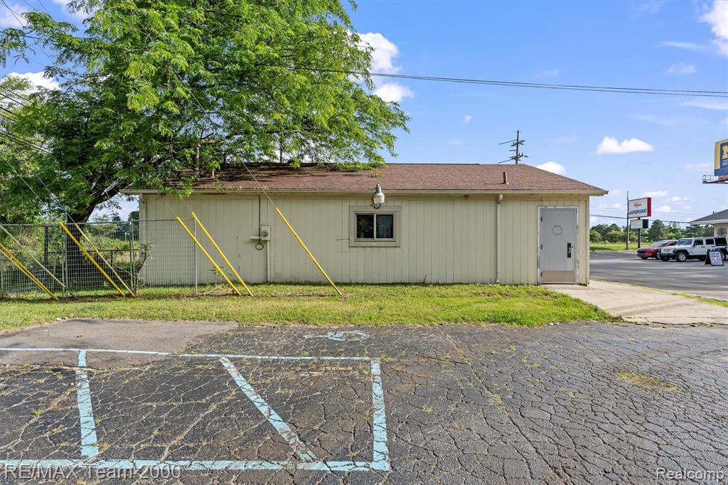 49365 S Interstate 94 Service Drive, Belleville, MI 48111 — Photo 10