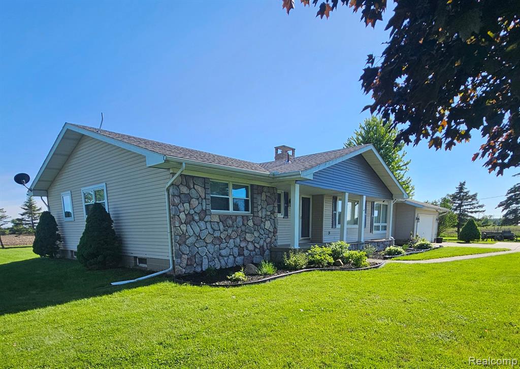 9233 SMITHS CREEK Road, Wales, MI — Photo 2