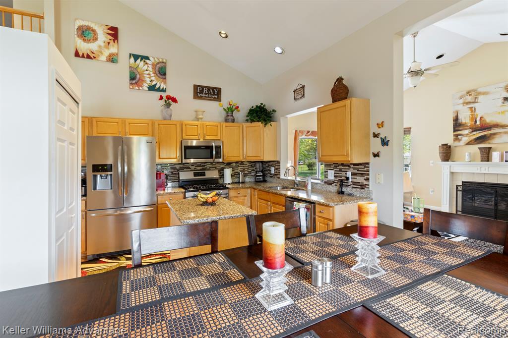 8079 THORNHILL Drive, Ypsilanti, MI 48197 — Photo 19