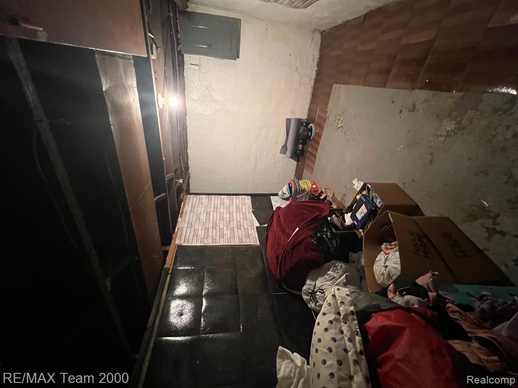 6101 Auburn Street, Detroit, MI 48228 — Photo 17
