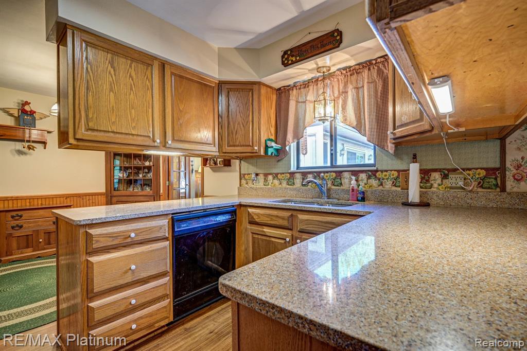 7062 South Fork Drive, Swartz Creek, MI 48473 — Photo 13