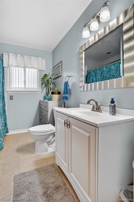 8232 Hillcrest Boulevard, Westland, MI — Photo 12