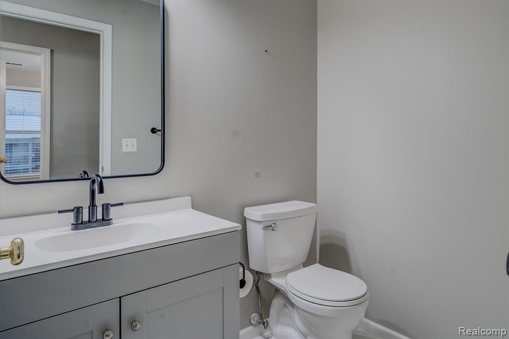 1111 FOUNTAIN VIEW Circle, South Lyon, MI 48178 — Photo 24