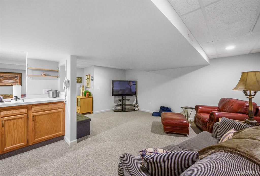 41988 BAINTREE Circle, Northville, MI 48168 — Photo 44