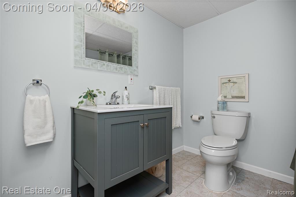 2748 Armstrong Drive, Lake Orion, MI — Photo 54