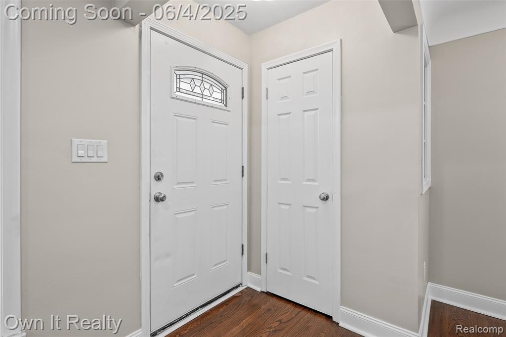 8415 N Evangeline Street, Dearborn Heights, MI 48127 — Photo 7
