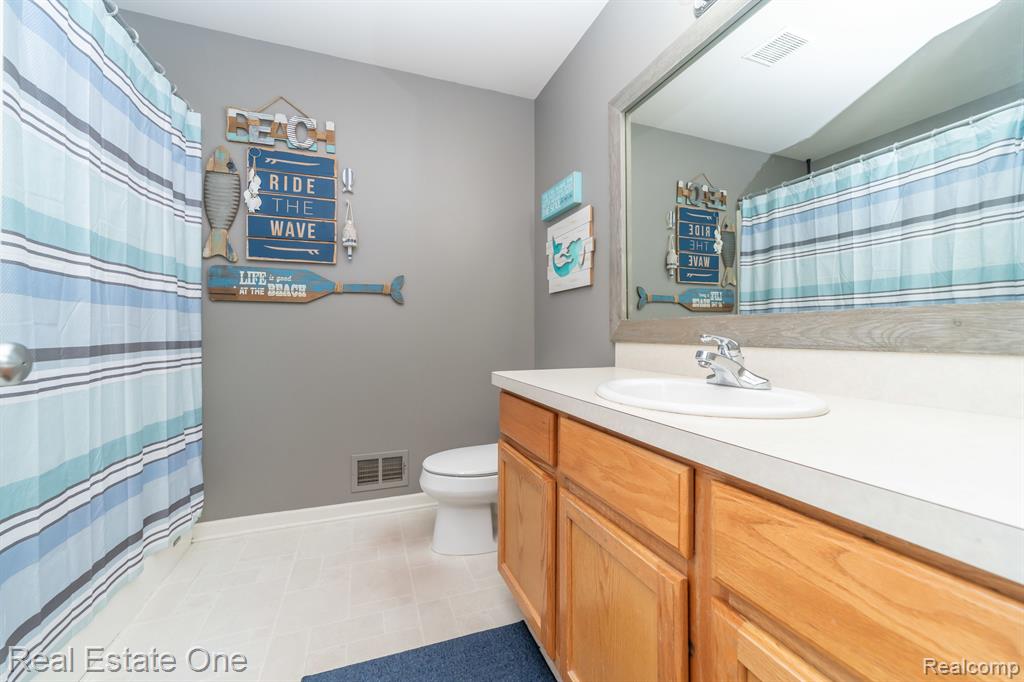 4433 JORDAN Drive, Grand Blanc, MI 48439 — Photo 39