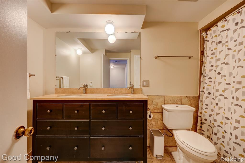 28660 LOWELL N, Southfield, MI 48076 — Photo 25