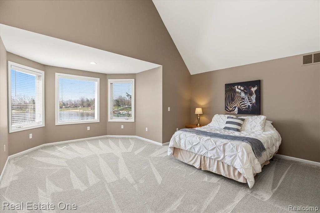 566 BAY POINTE Drive, Oxford, MI 48371 — Photo 44