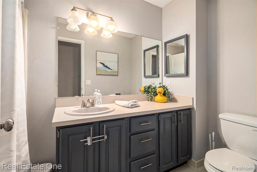 6886 High Oaks Drive, Troy, MI 48098 — Photo 17