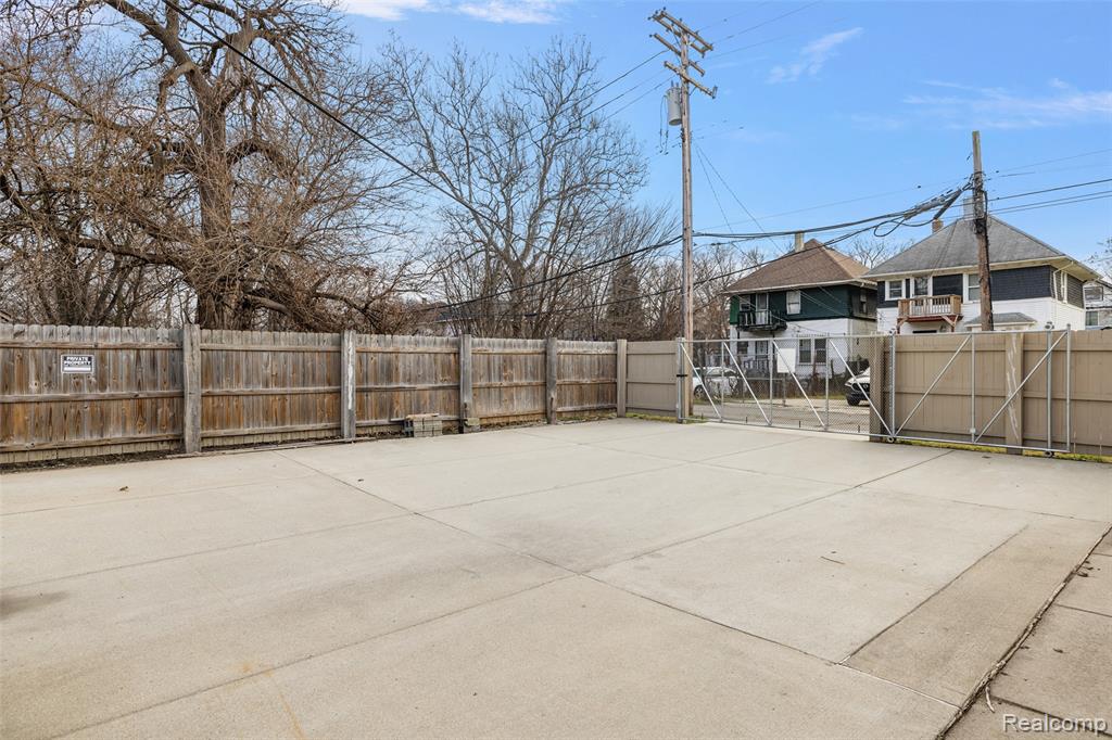 8528 Woodrow Wilson Street, Detroit, MI 48206 — Photo 13